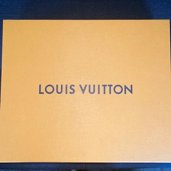 Louis Vuitton Pochette Métis in Empreinte Black Leather - Picture 15 of 16